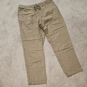 Men's Casual olive green Pants. NWT SIZE 36